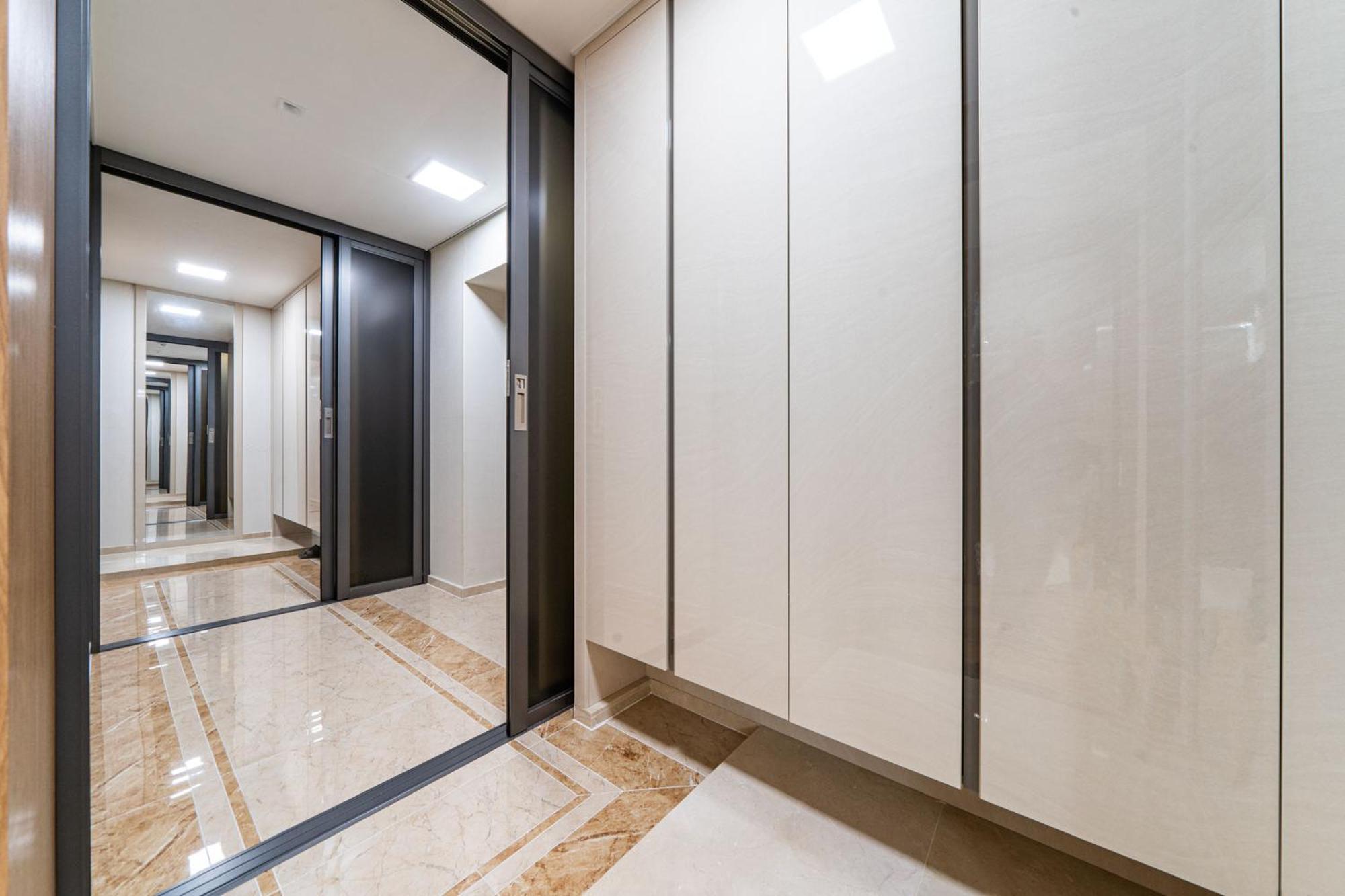Brown Suites Busan Station Exterior foto